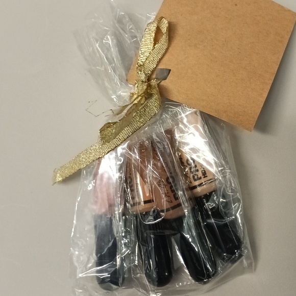 L.A Girl Pro Concealer gift in porcelain, creamy beige, orange corrector & toast - Picture 3 of 4